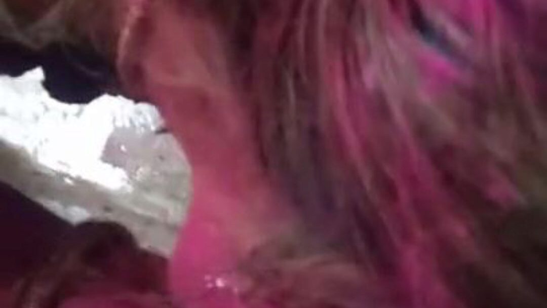 Holi me mummy in low ke sath chudai. Holi ke din meri mom in low ne mere lund ko chuskar land ka pani piya.