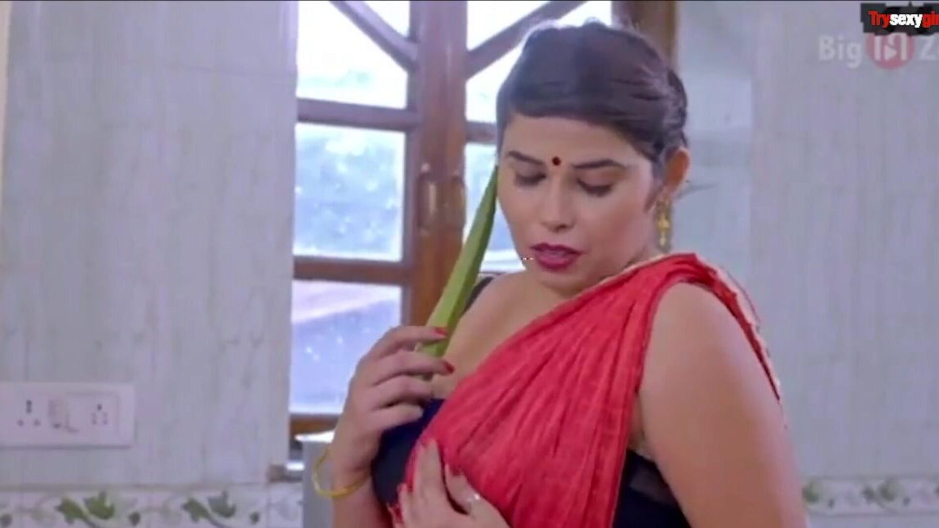 Kamwali Sexy Aunty ko pata kar choda Hot Indian HD movie scene on web 