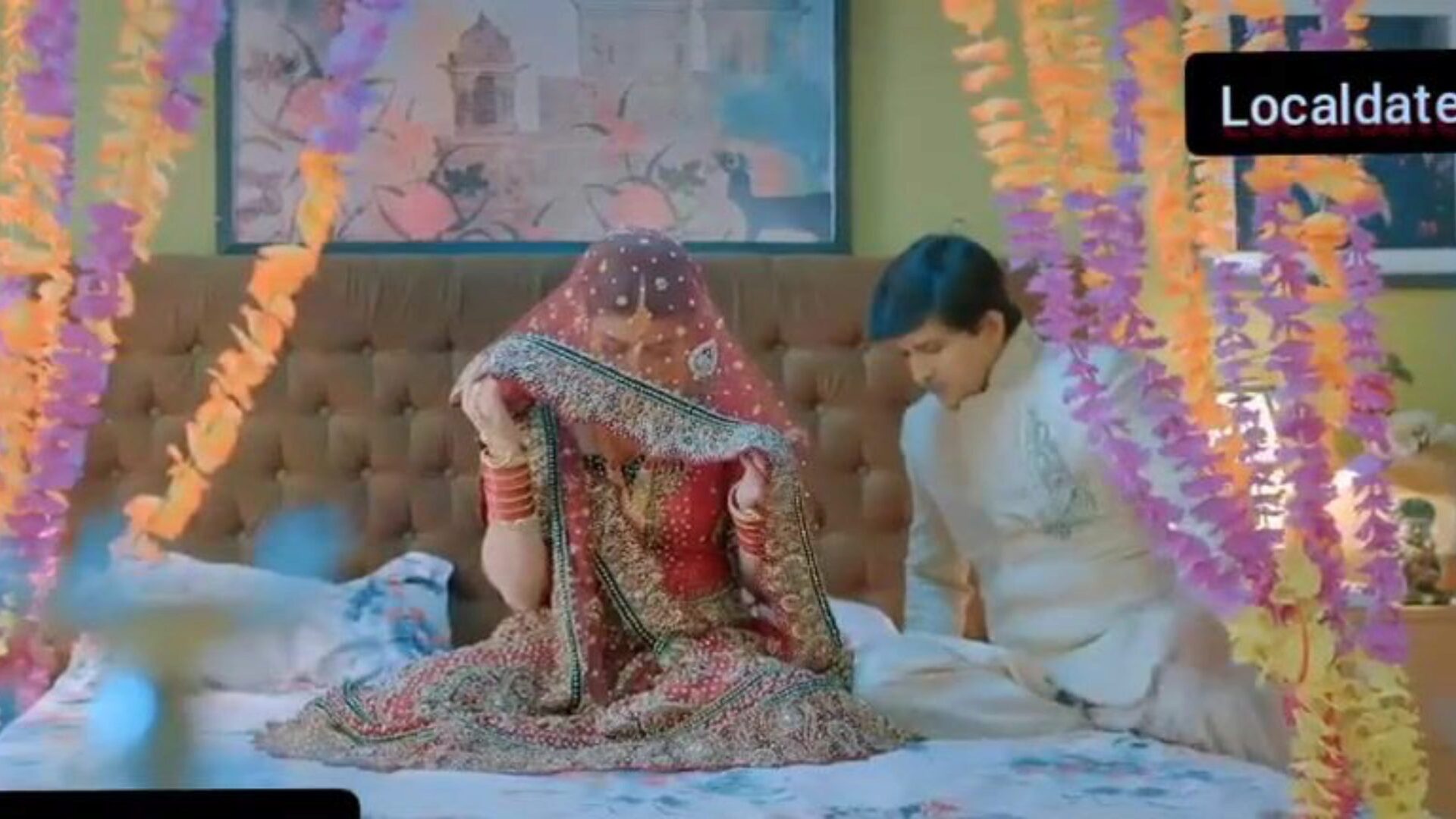 Pagal Ladki Ke Sath Shadi ki Pehli Raat Hot Indian HD clip on web 