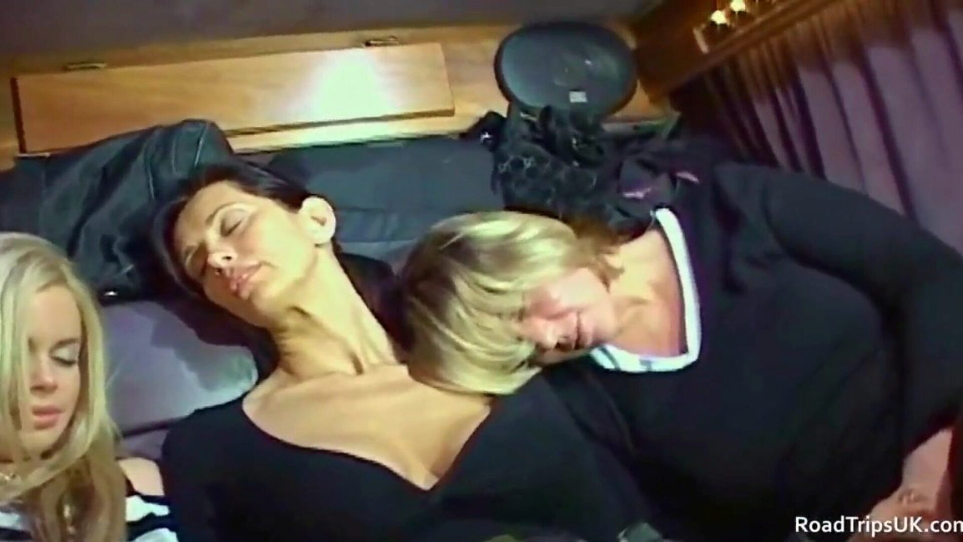 Angie, Anabel and Alicia in the camper Lesbian threesome before fellatios and a plumb